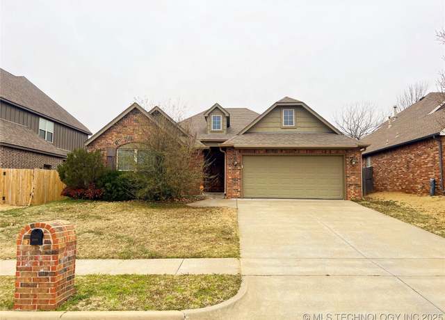 Property at 3600 S 16th St, Broken Arrow, OK 74012, 3 beds, 2 baths