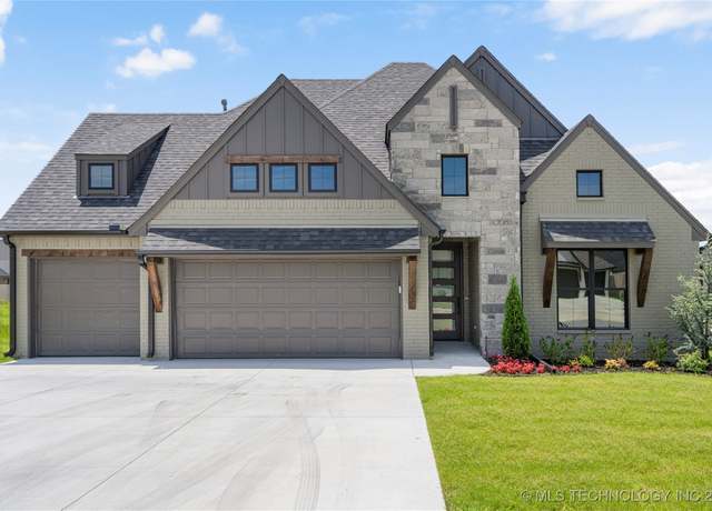 Property at 2070 E 136th St S, Bixby, OK 74008, 4 beds, 2.5 baths