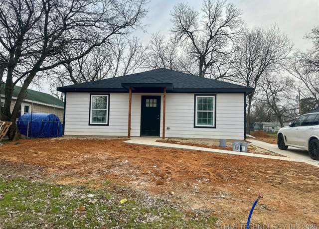 Property at 423 S 10th Ave, Durant, OK 74701, 3 beds, 2 baths