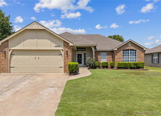Property at 10903 E 95th St N, Owasso, OK 74055, 3 beds, 2 baths
