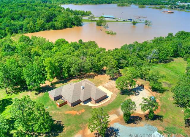 Property at 418158 E 1200 Rd, Eufaula, OK 74432, 3 beds, 2 baths