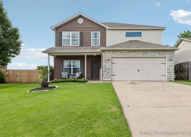 Property at 4661 E 148th St S, Bixby, OK 74008, 4 beds, 3.5 baths