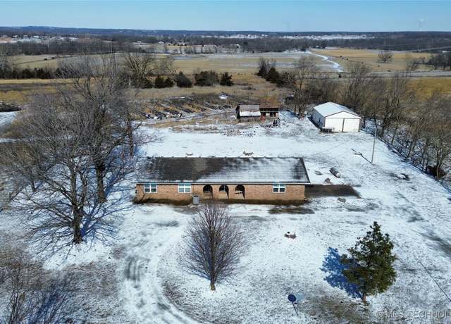 Property at 63400 E 120 Rd, Miami, OK 74354, 3 beds, 2 baths