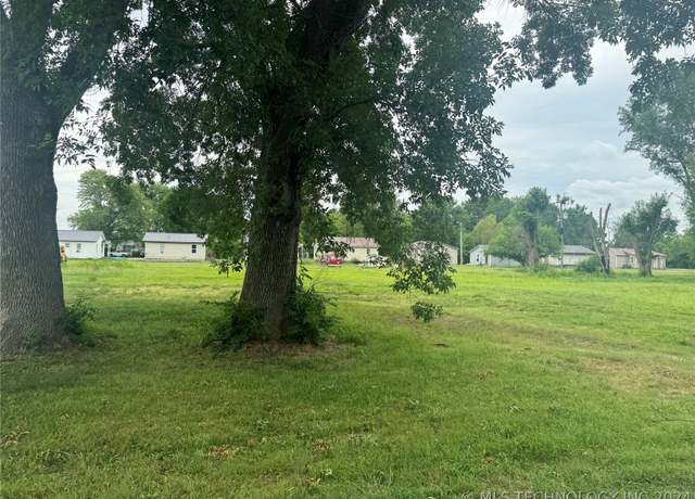 Property at 6 N Williams St, Westville, OK 74965