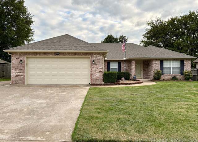 Property at 4421 W Vandalia St, Broken Arrow, OK 74012, 3 beds, 2 baths