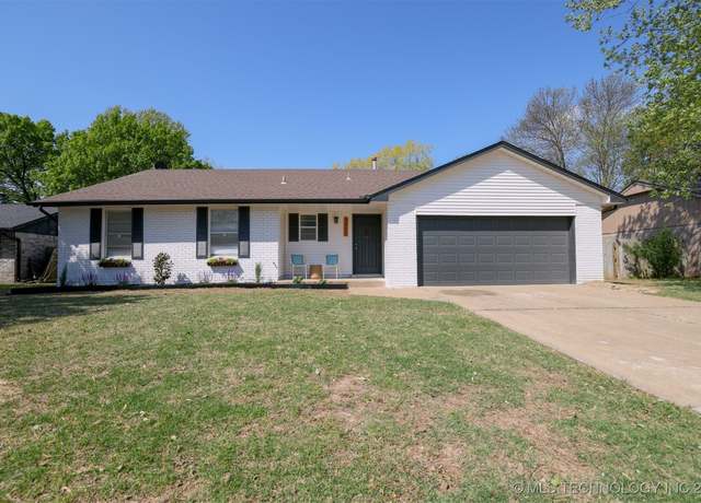 Property at 4500 S Hickory Ave, Broken Arrow, OK 74011, 3 beds, 2 baths