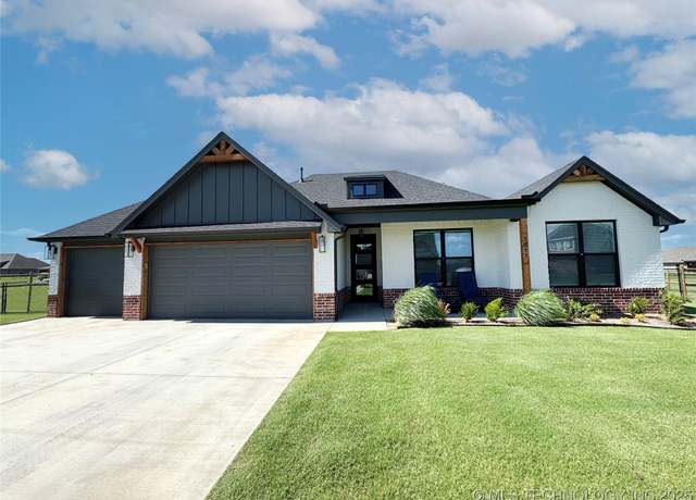Property at 5657 E 141st Pl N, Collinsville, OK 74021, 3 beds, 2 baths