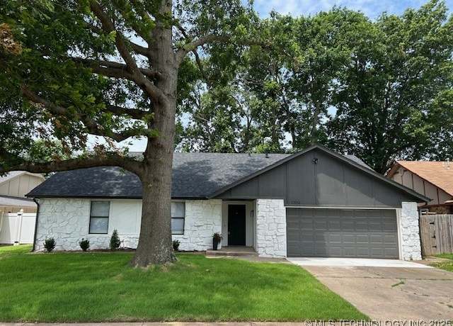 Property at 1304 S 32nd St, Broken Arrow, OK 74014, 3 beds, 2 baths