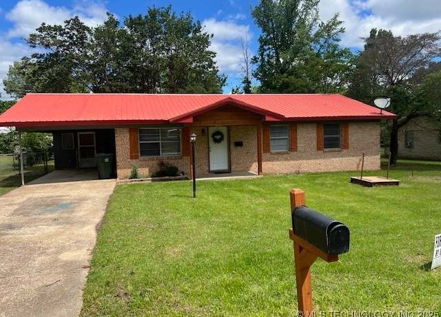 Property at 807 NE Ne 5th St NE, Antlers, OK 74523, 3 beds, 1.5 baths
