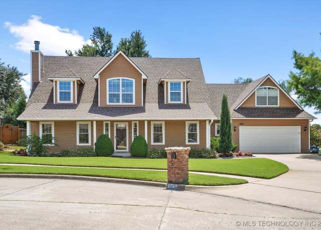 Property at 1222 W 112th St S, Jenks, OK 74037, 4 beds, 3.5 baths