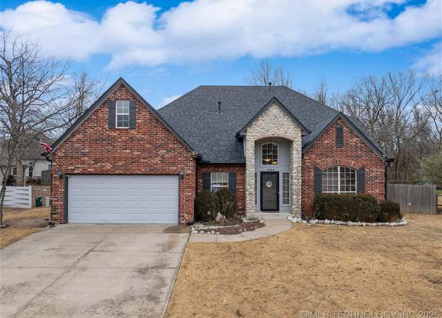 Property at 1204 W Toledo Ct, Broken Arrow, OK 74012, 4 beds, 3.5 baths