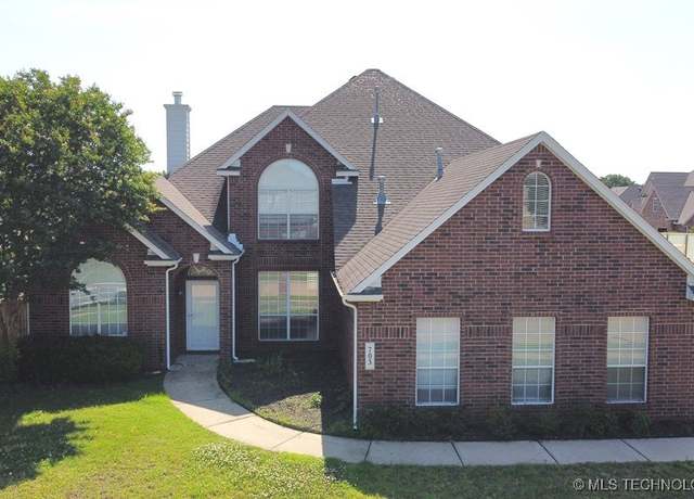 Property at 703 N Butternut Ct, Broken Arrow, OK 74012, 4 beds, 2.5 baths