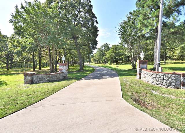 Property at 8362 W Valley View Dr, Skiatook, OK 74070, 4 beds, 3.5 baths