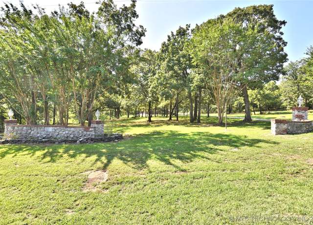 Property at 8362 W Valley View Dr, Skiatook, OK 74070, 4 beds, 3.5 baths