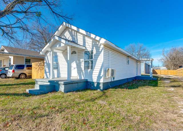 Property at 508 W 4th St, Ada, OK 74820, 2 beds, 1 bath