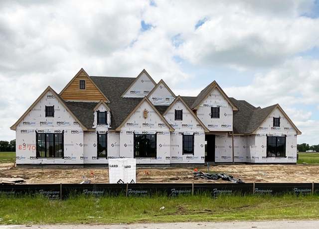 Property at 8370 S Wolf Creek Ave, Broken Arrow, OK 74014, 4 beds, 3.5 baths