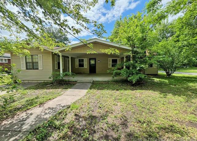 Property at 303 NW 3rd St, Stigler, OK 74462, 3 beds, 2 baths
