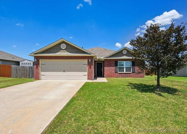 Property at 10013 E 107th St, Owasso, OK 74055, 3 beds, 2 baths