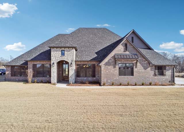 Property at 20753 S Concord Ave, Claremore, OK 74019, 4 beds, 2.5 baths