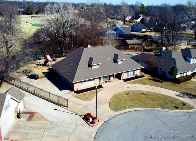 Property at 710 Meadowood Dr, Broken Arrow, OK 74011, 5 beds, 3 baths