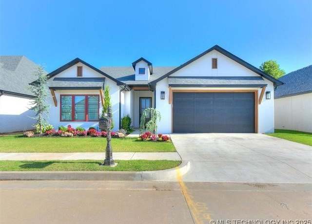 Property at 1106 W 86th St, Tulsa, OK 74132, 3 beds, 2.5 baths