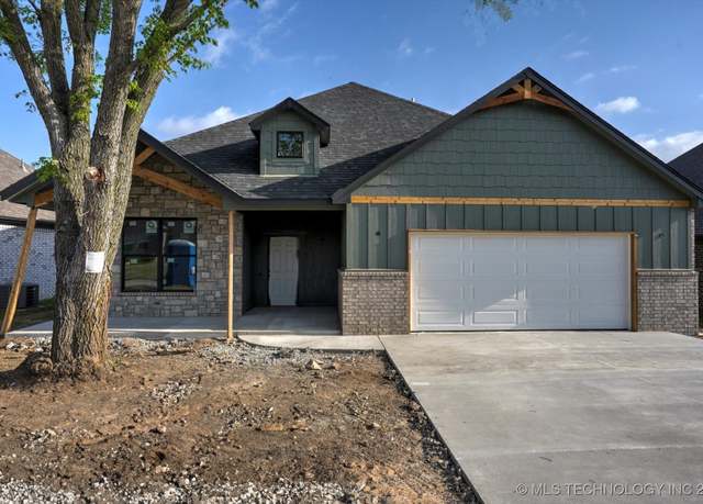 Property at 4231 W 4th St, Skiatook, OK 74070, 4 beds, 2.5 baths