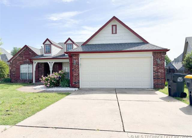 Property at 12217 S Cedar Ave, Jenks, OK 74037, 3 beds, 2 baths