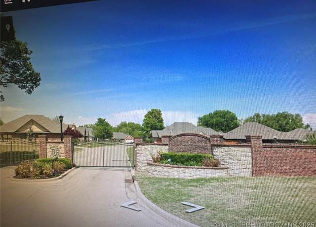 Property at 2419 Burlingame Rdg, Bartlesville, OK 74006