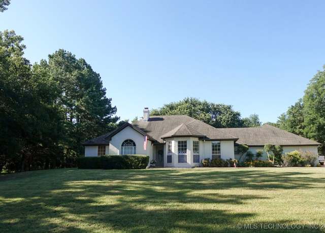 Property at 982 Knight Dr, Durant, OK 74701, 4 beds, 3 baths