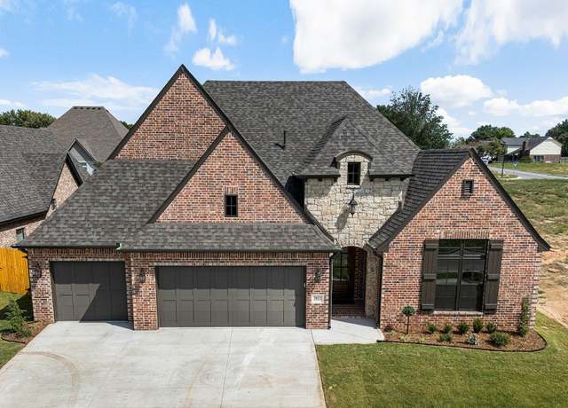 Property at 3913 S Dogwood Blvd, Broken Arrow, OK 74012, 3 beds, 2.5 baths