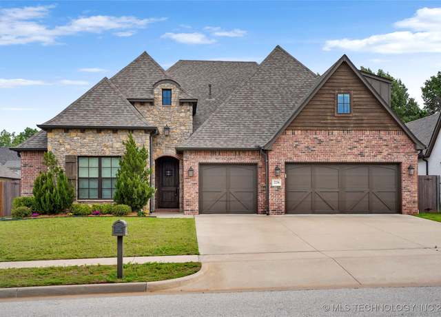 Property at 2236 W Charlotte St, Broken Arrow, OK 74011, 4 beds, 3.5 baths