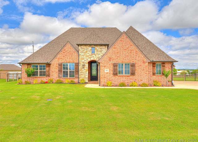 Property at 16614 S 3rd Ave W, Glenpool, OK 74033, 4 beds, 2.5 baths