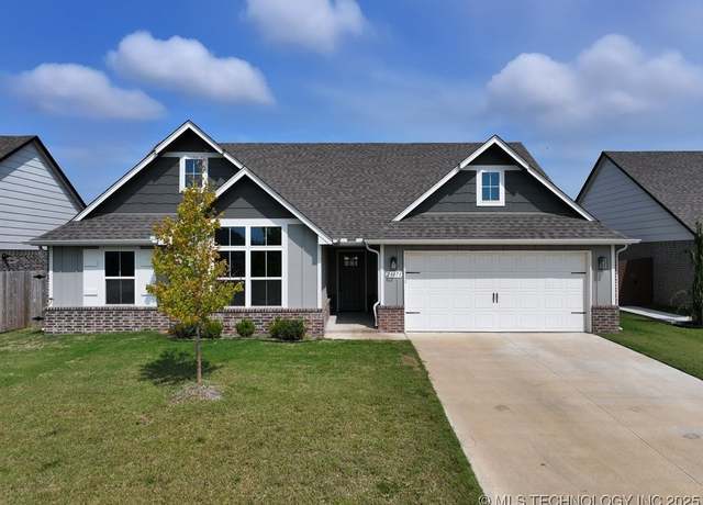Property at 23073 E 106th St S, Broken Arrow, OK 74014, 3 beds, 2 baths