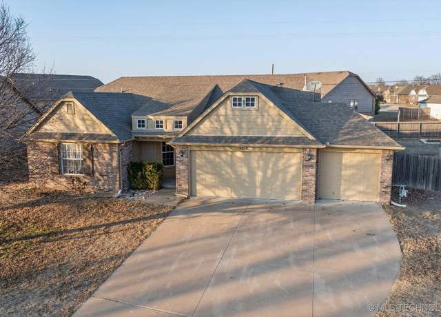 Property at 3218 Debbie Ln, Bartlesville, OK 74006, 4 beds, 2 baths
