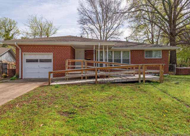 Property at 336 Brookline Pl, Bartlesville, OK 74006, 3 beds, 1 bath