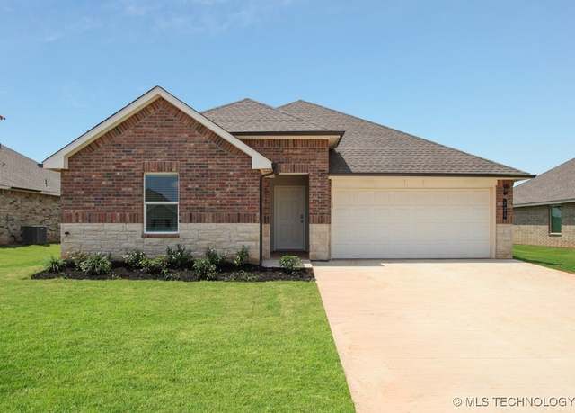 Property at 7112 E 155th St S, Bixby, OK 74008, 4 beds, 2 baths