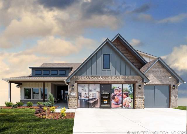 Property at 7204 E Oakland St, Broken Arrow, OK 74014, 4 beds, 4 baths