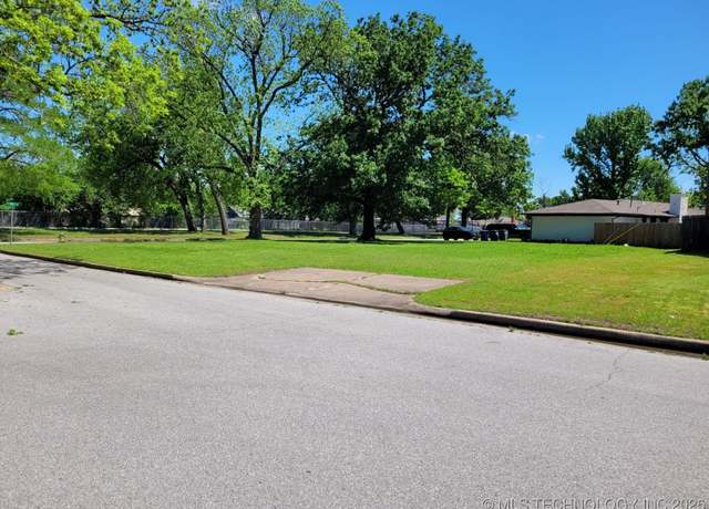 Property at 8638 E 30th St S, Tulsa, OK 74129