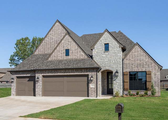 Property at 2722 W Roanoke St, Broken Arrow, OK 74012, 3 beds, 2.5 baths