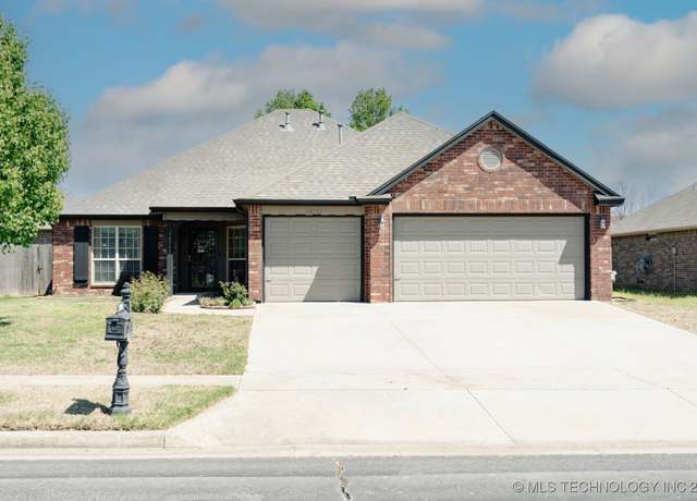 Property at 10209 N 119th EastAvenue, Owasso, OK 74055, 4 beds, 2 baths