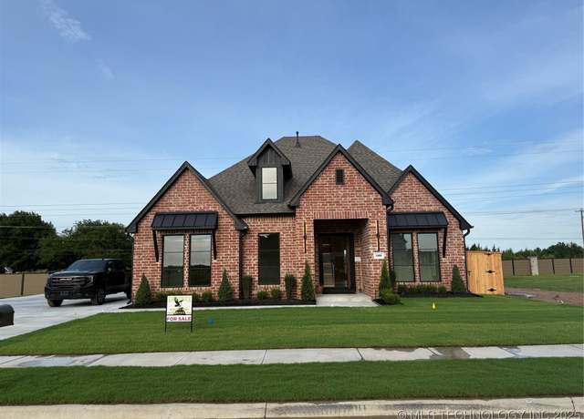 Property at 14861 S Eucalyptus St, Glenpool, OK 74033, 4 beds, 3.5 baths