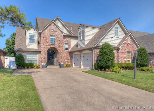 Property at 8218 S 72nd EastAvenue, Tulsa, OK 74133, 4 beds, 3.5 baths