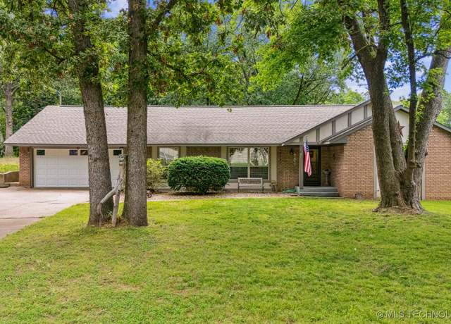 Property at 16 Big Bluff St, Pryor, OK 74361, 3 beds, 2 baths