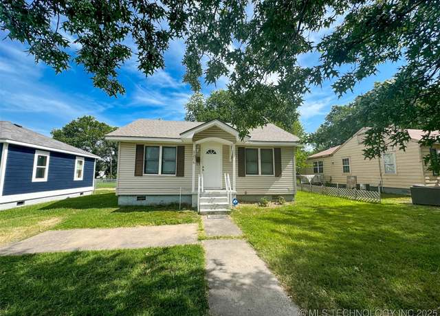 Property at 2208 Hayes St, Muskogee, OK 74403, 3 beds, 2 baths