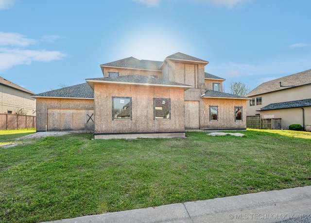 Property at 12155 S 68th EastAvenue, Bixby, OK 74008, 4 beds, 5 baths