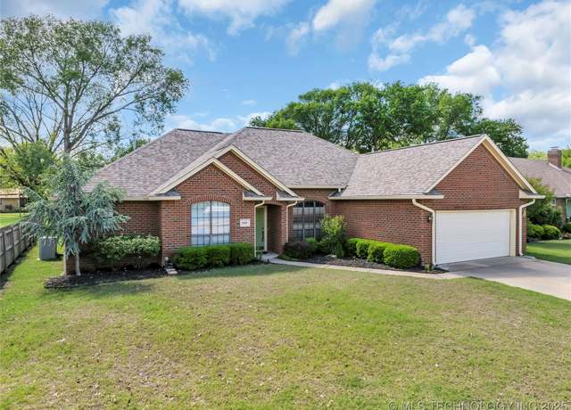 Property at 1601 Southern Hls, Ardmore, OK 73401, 4 beds, 3 baths