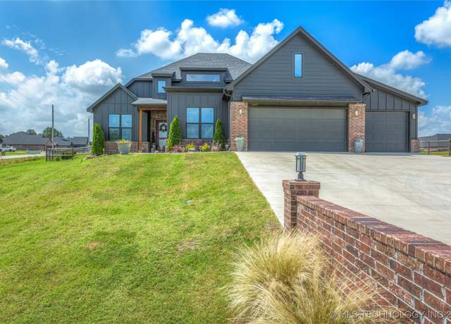 Property at 2407 W Union Pl, Collinsville, OK 74021, 4 beds, 2 baths