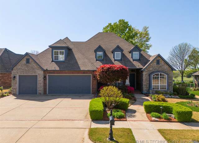 Property at 2021 W Sandusky St, Broken Arrow, OK 74012, 5 beds, 3 baths