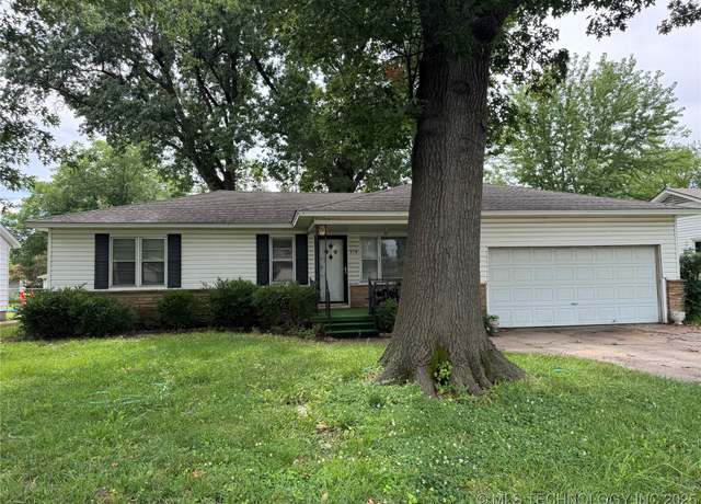 Property at 310 S 6th St, Broken Arrow, OK 74012, 3 beds, 1 bath