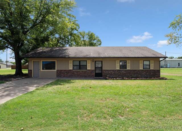 Property at 321 W Ealum Ave, Vinita, OK 74301, 3 beds, 1.5 baths